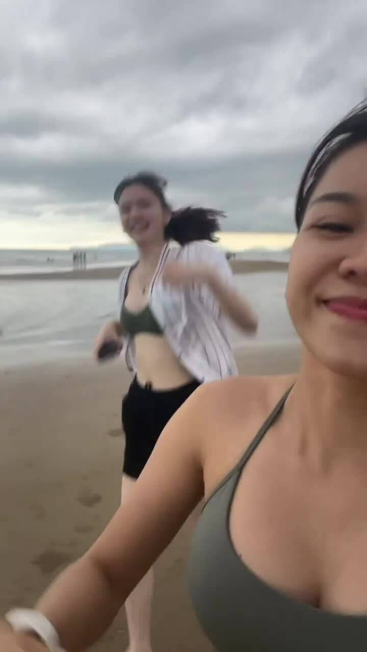 Có thể thấy, Yến Xuân đã rất khéo léo trong ứng xử để khiến những người trong gia đình Văn Lâm đều yêu mến và gắn bó với cô nàng.