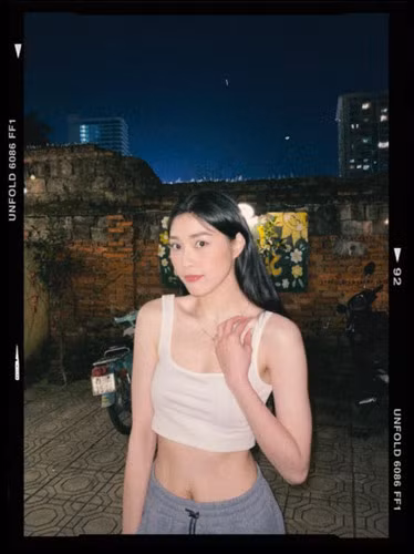 Một số hình ảnh của Thu Huyền trên trang cá nhân.