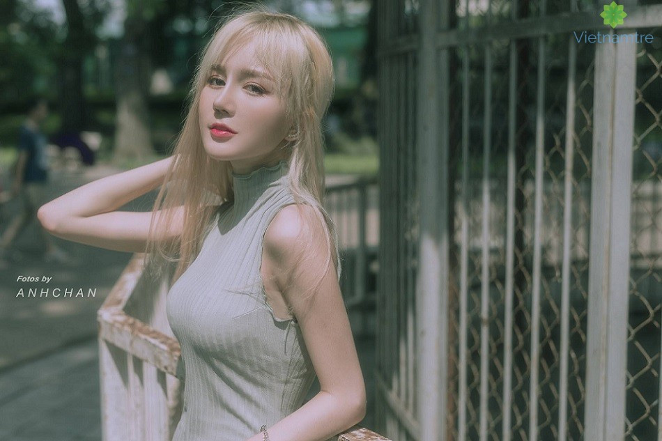 Nữ streamer cho thấy sự đầu tư của bản thân trong việc chăm chỉ cập nhật các xu hướng thời trang, luôn làm mới mình trong mắt người hâm mộ.