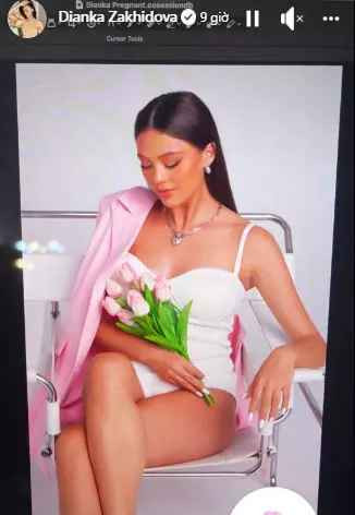 Mới nhất ở story Facebook, vợ thủ môn Bùi Tiến Dũng đã xả loạt hình ảnh hậu trường một buổi ghi hình do chính bản thân làm mẫu.