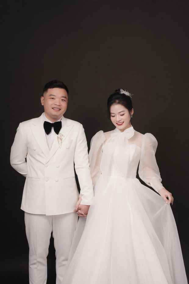 Theo tìm hiểu, nửa kia của cựu cầu thủ U19 nữ Việt Nam là Nguyễn Xuân Hòa quê ở Hà Nội