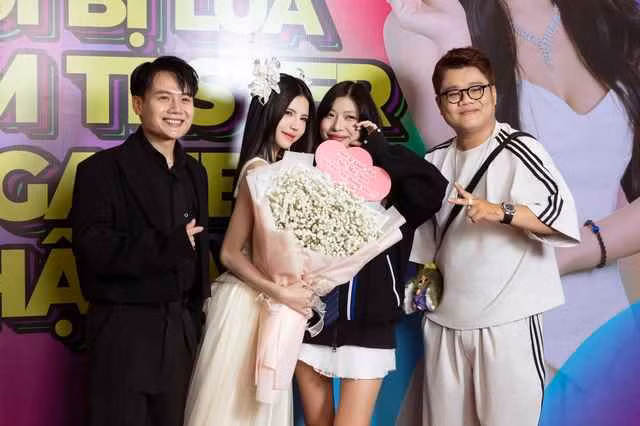 Cũng nhân dịp sinh nhật của Mai Dora, dự án này đã lần đầu được ra mắt tại sự kiện của “vợ bé quốc dân”, nơi có sự tham gia các khách mời nổi tiếng và những người hâm mộ may mắn được lựa chọn.