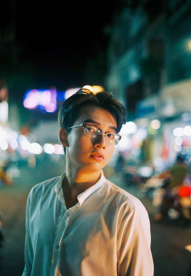 Dù có bảng thành tích học tập tốt ở Việt Nam nhưng chàng hot boy Anh Thức cho biết, không phải cứ sang nước ngoài du học là thành công. Nam sinh đã mất một khoảng thời gian mông lung vì chưa biết định hướng theo gì.