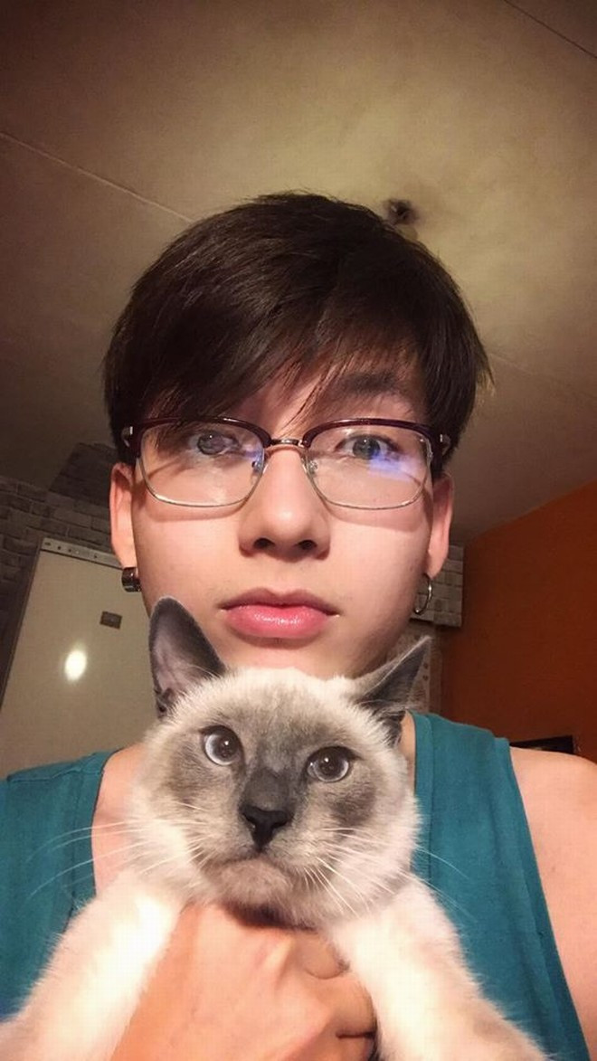 Sau 1 năm đầu bỡ ngỡ trên đất Nga, Anh Thức lên kế hoạch cho tương lai đó là theo đuổi về cả 2 lĩnh vực mỹ phẩm – đúng với ngành học và nước hoa – điều mà cậu mong muốn.