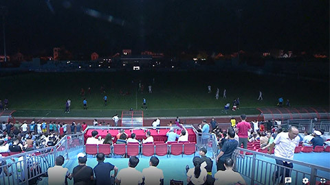 Sau 17 phút, sự cố mới được khắc phục, ánh sáng trở lại. Trọng tài Lê Đức Thuận cho cầu thủ thêm hai phút chuyền bóng để lấy lại cảm giác trước khi trở lại thi đấu. Vì thế, trận đấu này kéo tới phút 115, dài nhất tại V-League 2023.