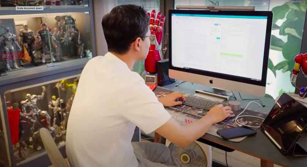 Tại đây, Khánh Vy đã cho thấy nam BTV nhà đài đích thực là đại gia ngầm thứ thiệt khi sở hữu căn penhouse rộng lớn cùng bộ sưu tập mô hình ''mua vì đam mê, giá thành không quan trọng".