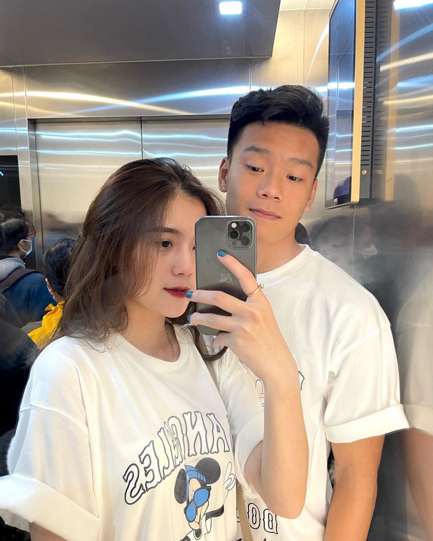 Không kém cạnh các chị em, bạn gái Thành Chung cũng tích cực vào bếp trổ tài.