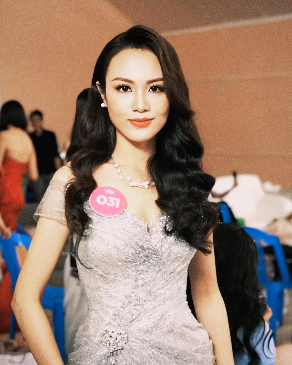 Cuộc thi ảnh online của Hoa hậu Hoàn vũ Việt Nam (HHHVVN) 2021 tiếp tục xuất hiện những ứng cử viên sáng giá. Điển hình trong số đó phải kể đến cái tên Phạm Thủy Tiên (23 tuổi, quê Đồng Tháp, hiện đang sống tại TP HCM).