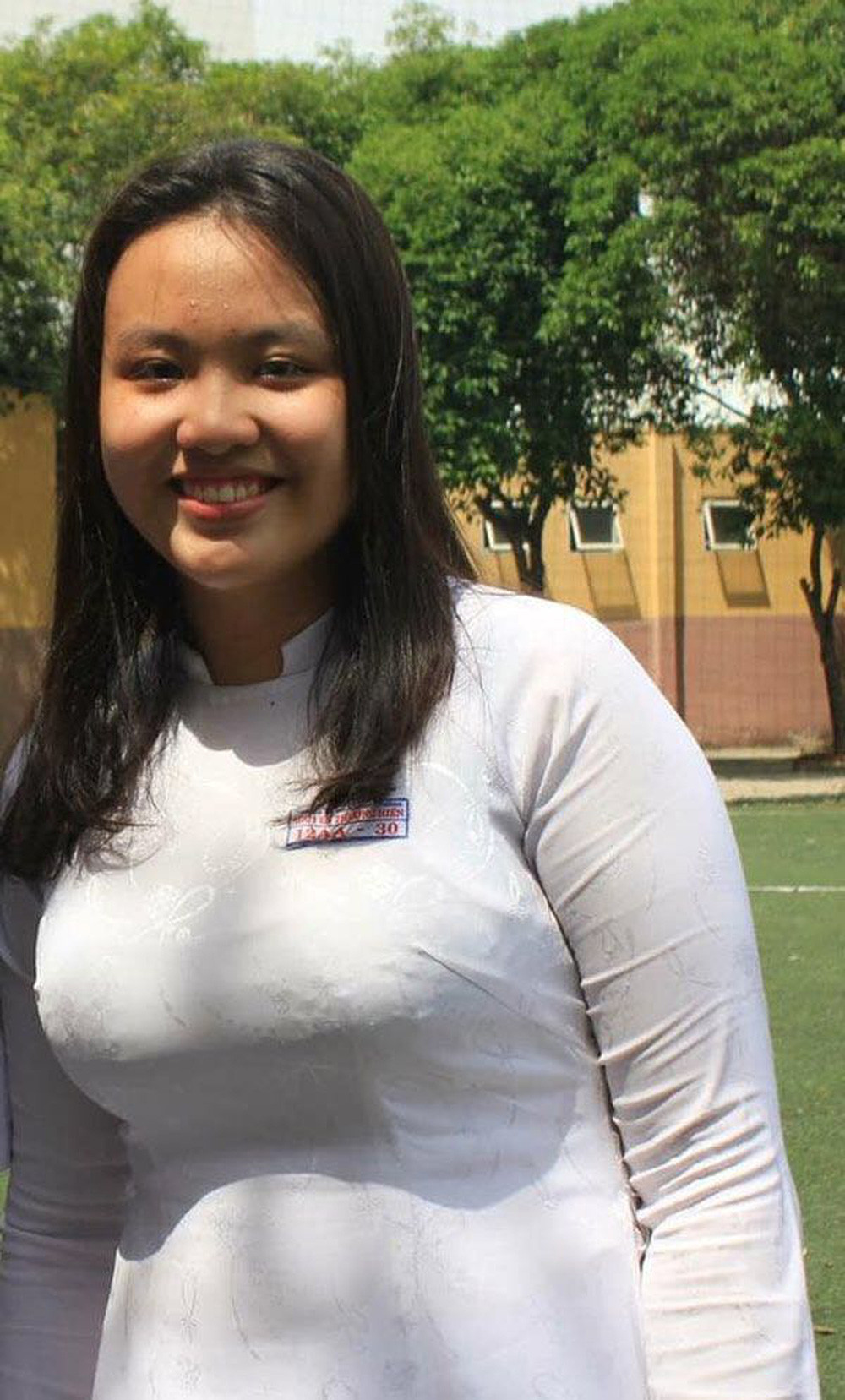 Trong những bức ảnh gửi dự thi, Thủy Tiên gây ấn tượng với vẻ đẹp khỏe khoắn, hiện đại. Chỉ số hình thể của cô cũng gây ấn tượng với chiều cao 1m72 và số đo 3 vòng lý tưởng: 95-61-96cm.