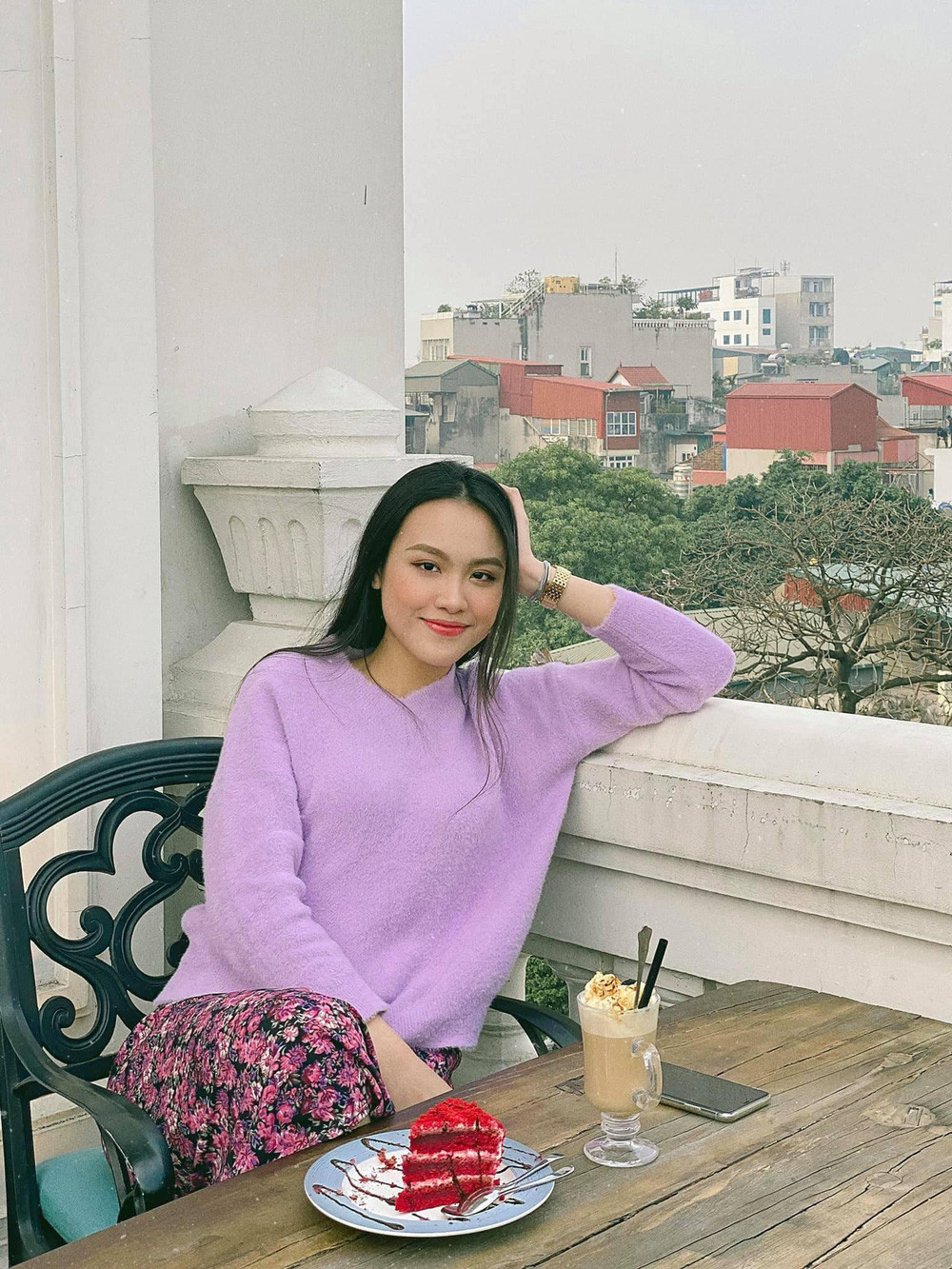 Sau khi bước vào giảng đường đại học, nhìn thấy các tiền bối rất tự tin, năng động, tổ chức nhiều hoạt động, sự kiện, bổ ích, lan tỏa điều tốt đẹp đến sinh viên trong trường và ngoài cộng đồng, Thủy Tiên ao ước mình cũng sẽ làm được như vậy.