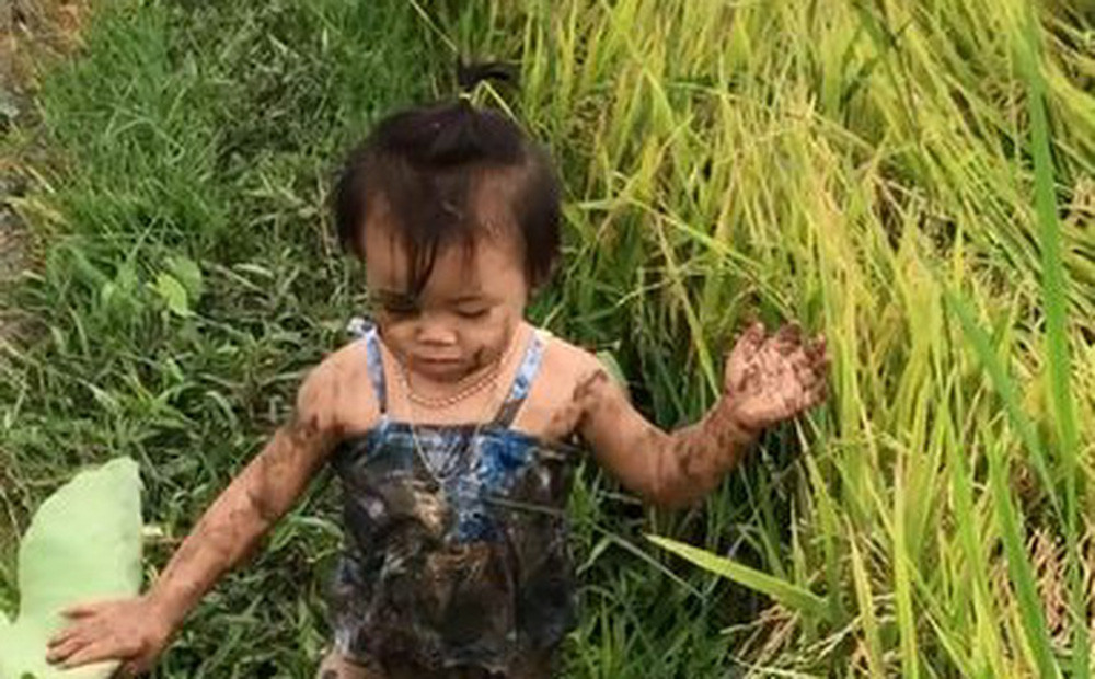 Người ta thường quan niệm đẻ con gái thùy mị, nết na, nuôi đỡ mệt hơn con trai vì không hay nghịch ngợm những trò tai quái. Ấy vậy, nhiều mẹ trẻ "vỡ mộng" khi có một "bà giặc" trong nhà.