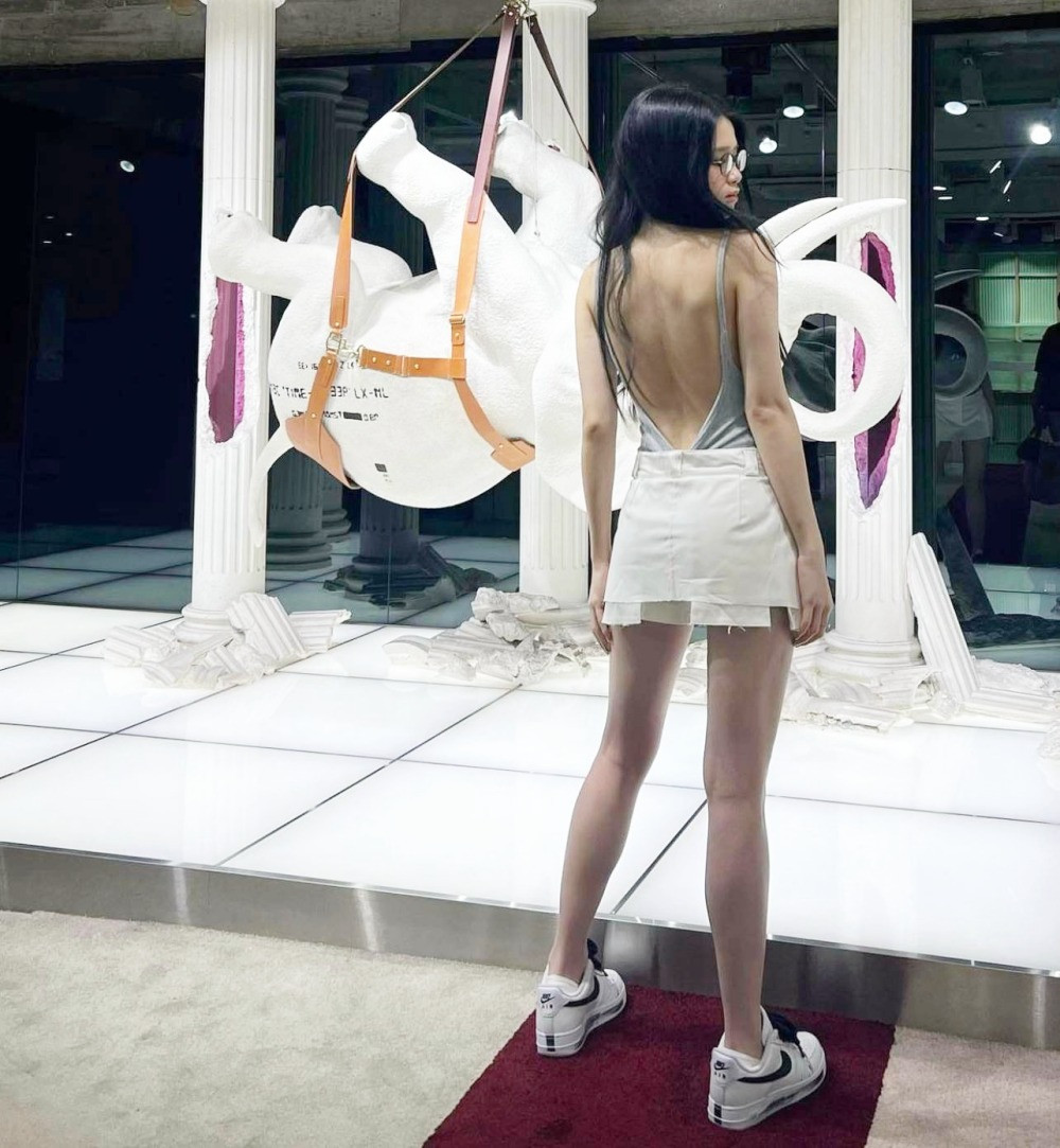 Thời gian qua, hot girl Linh Ka luôn nỗ lực hoàn thiện hình ảnh, xây dựng hình ảnh của mình để trở nên hoàn thiện hơn trong mắt công chúng.