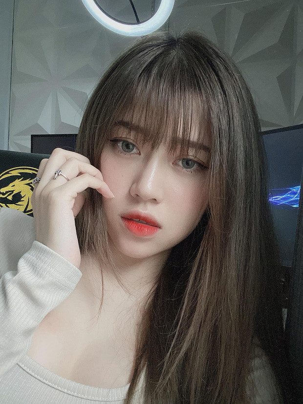 Có lẽ Thủy Tiên đã nhận về quá nhiều tin nhắn quá khích cùng những cuộc gọi từ người xa lạ quấy rối bất kể đêm ngày nên mới có phản ứng như vậy.