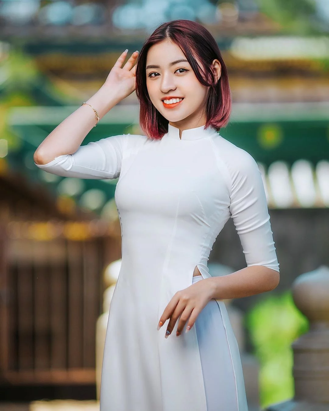 Siêu mẫu Thanh Hằng cao 1m75, hơn Thanh Tâm 5cm. Tất nhiên tỷ lệ cơ thể mỗi người mỗi khác nhưng chân dài như vậy, hot girl không làm siêu mẫu thì quá phí.