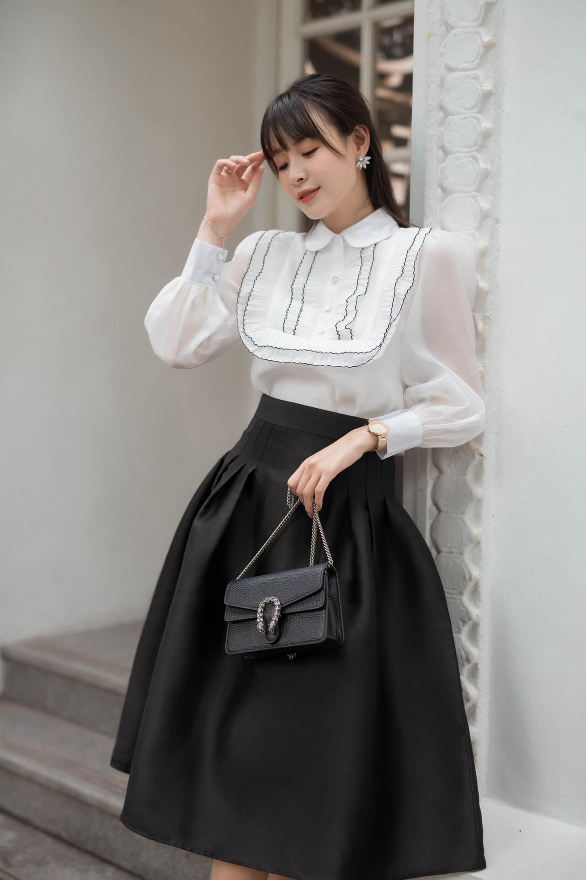 Dù đã tham gia nhiều hoạt động bên ngoài, nhưng khi được đóng góp cho các sự kiện của trường vẫn khiến nữ sinh chuyên ngành Phát thanh cảm thấy bồi hồi, xúc động.