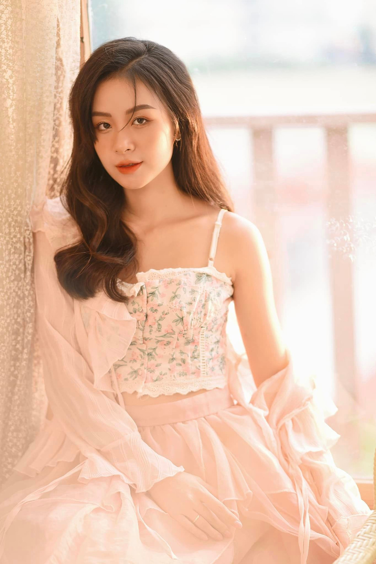 Ngay khi còn nhỏ, Huyền Trang đã có niềm say mê và dành tình yêu đặc biệt cho nghề báo. Bởi vậy, sau khi tốt nghiệp THPT, 10X quyết định nộp hồ sơ xét tuyển vào ngôi trường mơ ước là Học viện Báo chí và Tuyên truyền.