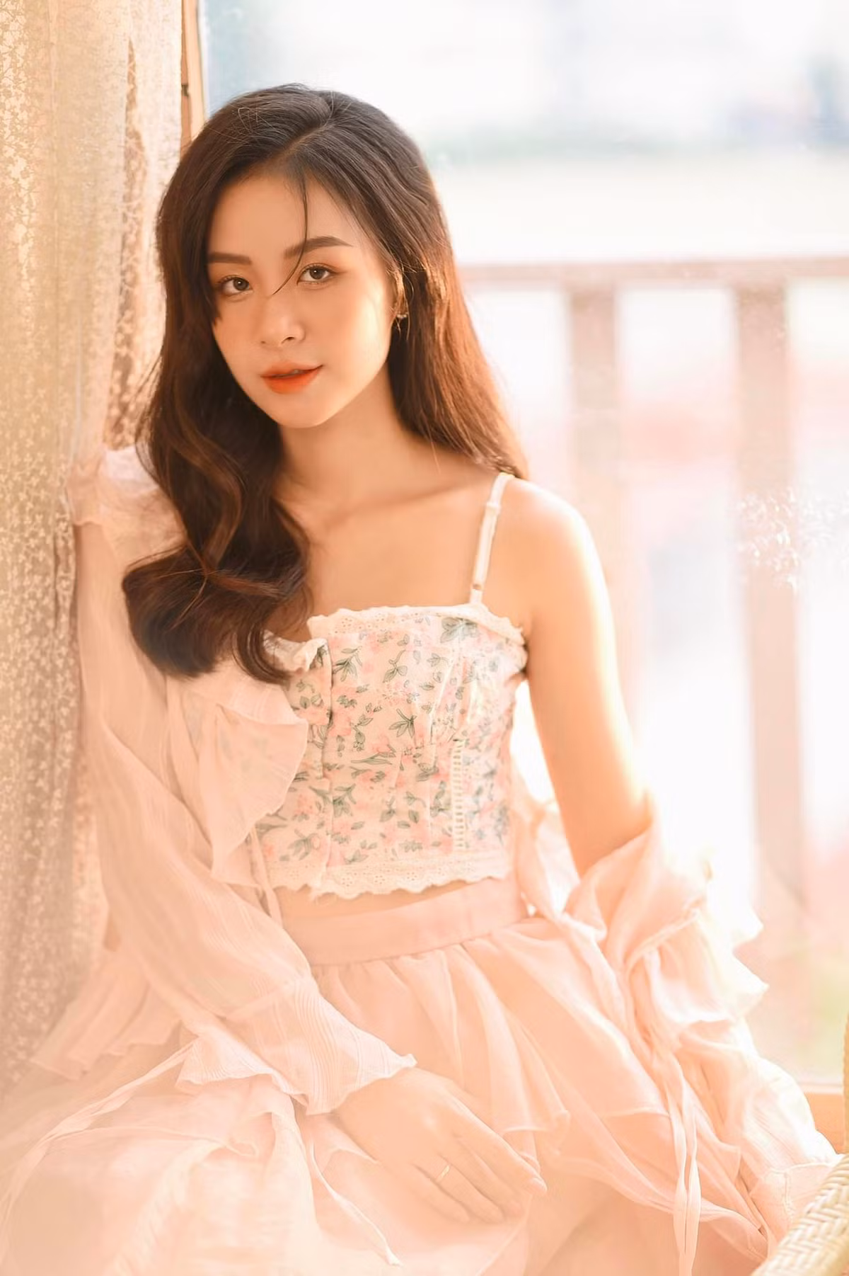 Ngay khi còn nhỏ, Huyền Trang đã có niềm say mê và dành tình yêu đặc biệt cho nghề báo. Bởi vậy, sau khi tốt nghiệp THPT, 10X quyết định nộp hồ sơ xét tuyển vào ngôi trường mơ ước là Học viện Báo chí và Tuyên truyền.