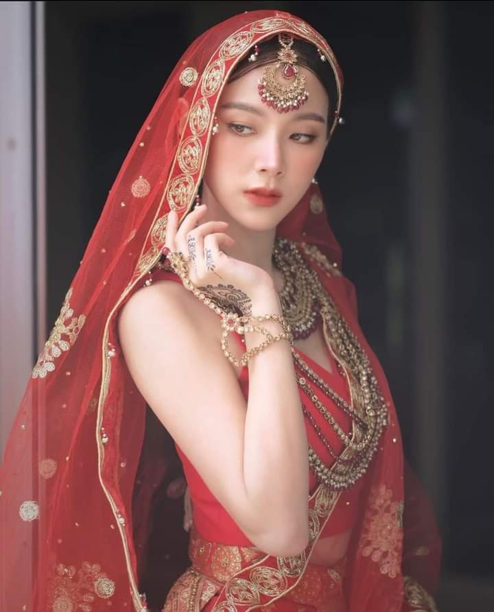 Tạo hình "sốt xình xịch" của Baifern Pimchanok được cho là hình ảnh trong bộ phim Saree Yêu Dấu đang được phát sóng.