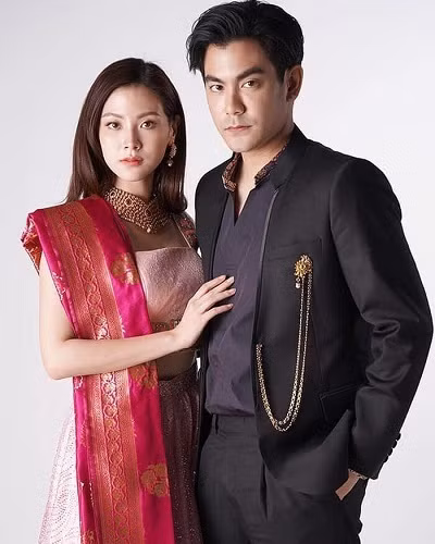 Với Saree Yêu Dấu, nữ diễn viên Baifern hóa thân thành nhân vật Nuannuerkaew Jaz - chủ của chuỗi cửa quần áo danh tiếng ở Thái Lan.