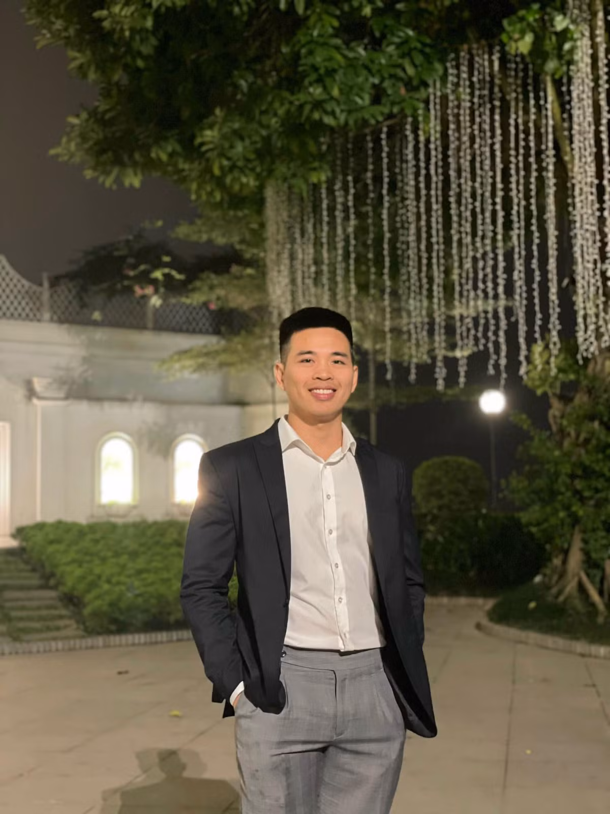 Trên trang cá nhân của mình, Lê Anh Nuôi thường xuyên chia sẻ các clip về những bữa cơm ngon và tiết kiệm, hội chị em học hỏi là có ngay mâm cơm hàng ngày.