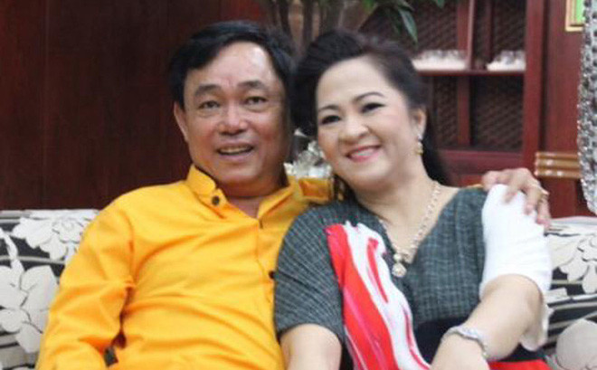 Tệ hơn, có người xem con như của nợ, đọa đày nó, thậm chí để chồng/vợ tiếp theo hành hạ con mình. Nhưng với bà, sau những cuộc chia ly, bà có thêm "tài sản" lớn khiến mình tự hào, đó là những người con.