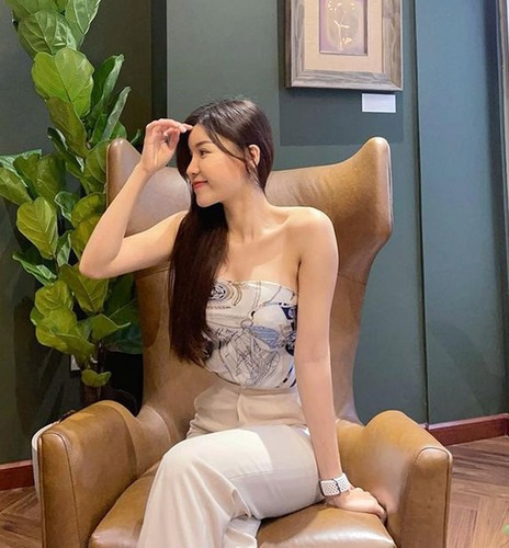 Yến Xuân là một hot girl, PT được giới trẻ biết đến nhiều vì sở hữu vóc dáng siêu gợi cảm. Ít ai nghĩ rằng cô nàng từng bị béo phì nên phải tập gym rất vất vả để cải thiện vóc dáng.