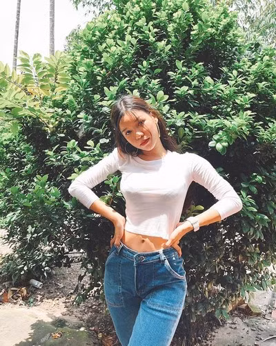 Dù diện gu thời trang nào, Yến Xuân cũng nhận về vô vàn sự yêu thích bởi nó tôn lên vóc dáng miễn chê của nữ PT.