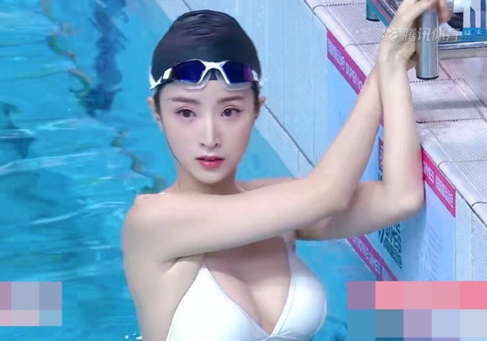 Hầu hết cư dân mạng đều dành lời khen ngợi cho sắc vóc tựa tiên nữ giáng trần với gương mặt xinh đẹp, làn da trắng mịn, body thon thả của Guo Jun.