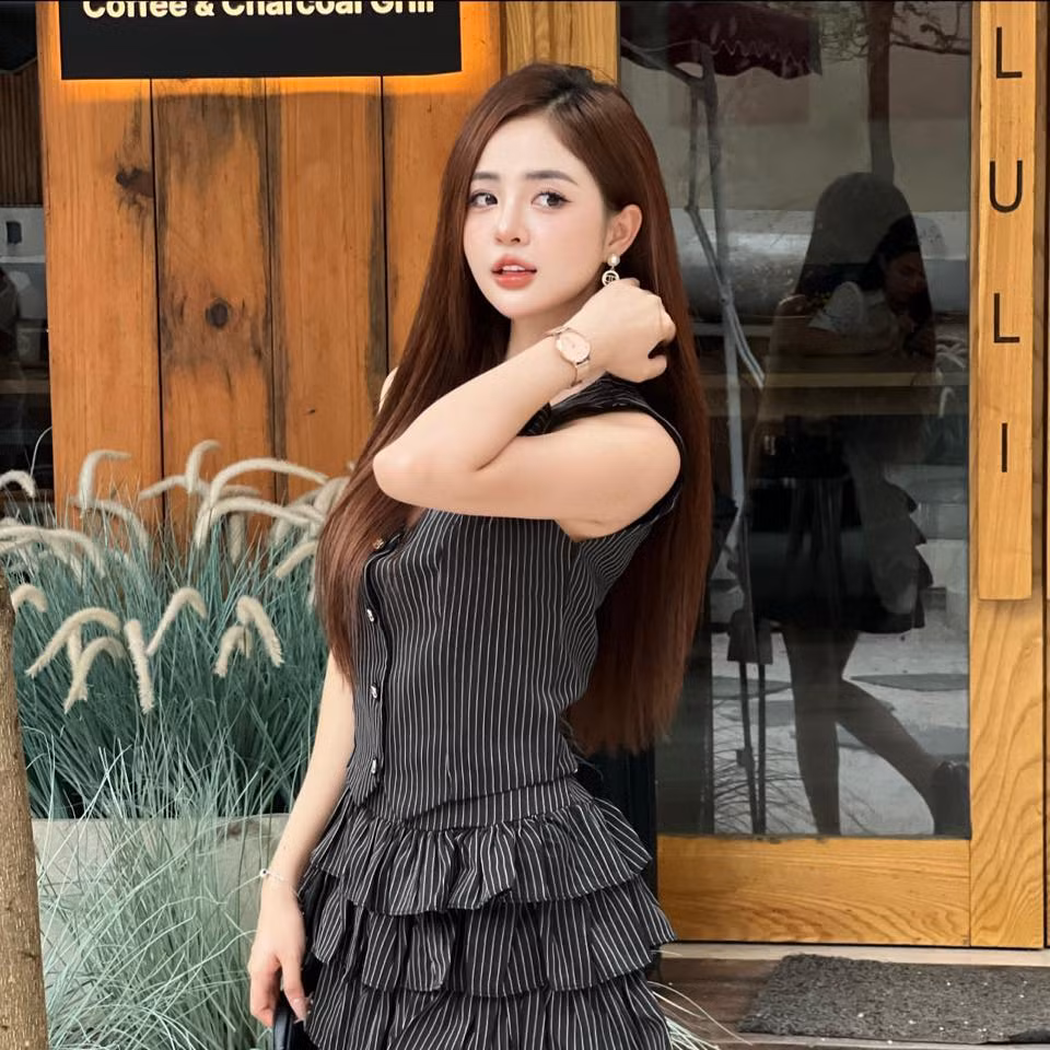 Dù chưa có thông tin chính thức nào về những nghi vấn này nhưng rõ ràng với sự thay đổi về hình ảnh cùng những lời chia sẻ đầy ẩn ý, bé My đang ngày càng trở thành tâm điểm chú ý trong cộng đồng mạng.