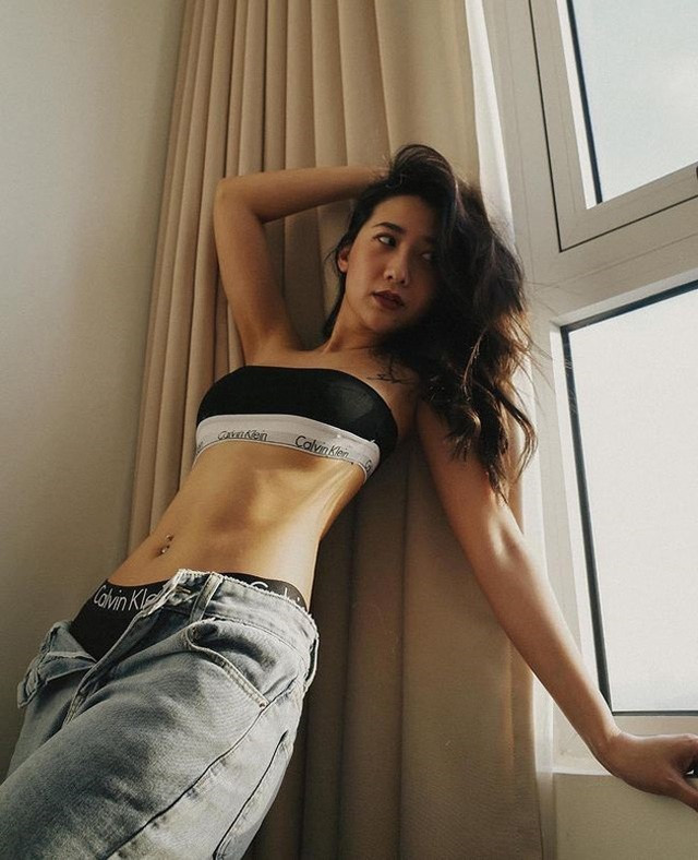 Có thể nói, Kiều Ly sở hữu vóc dáng xinh đẹp không thua kém các hot girl nổi tiếng.