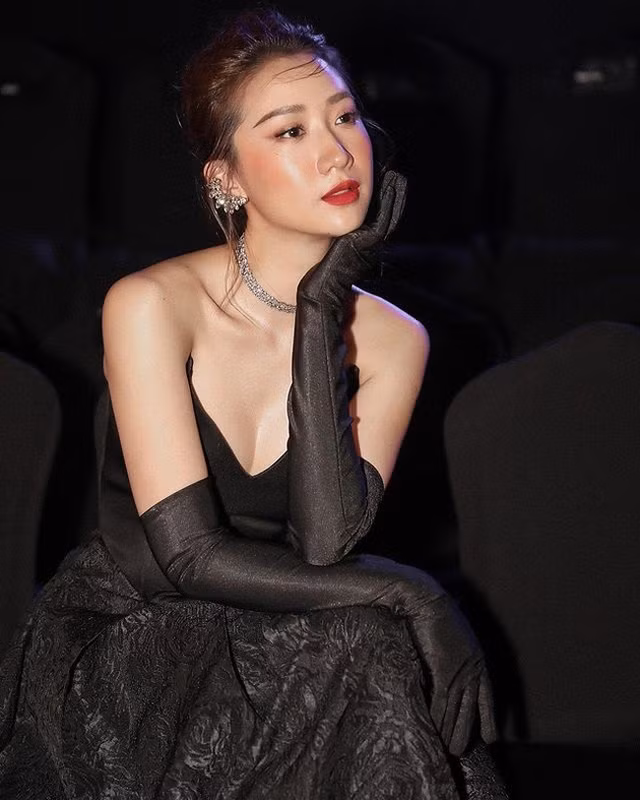 Body quyến rũ "vòng nào ra vòng nấy" của "bà chủ Hà thành" Kiều Ly khiến nhiều người ngưỡng mộ.