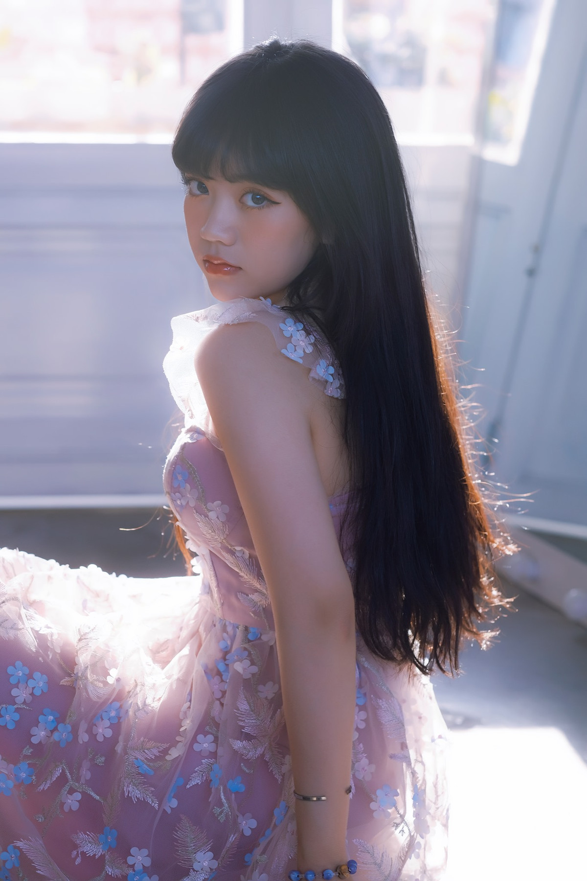 Bảo Hân Helia (Nguyễn Ngọc Bảo Hân), sinh năm 2000 là gương mặt quen thuộc với nhiều bạn trẻ. Cô nàng được biết đến là hot girl nổi tiếng với gương mặt baby, em bé cá tính.