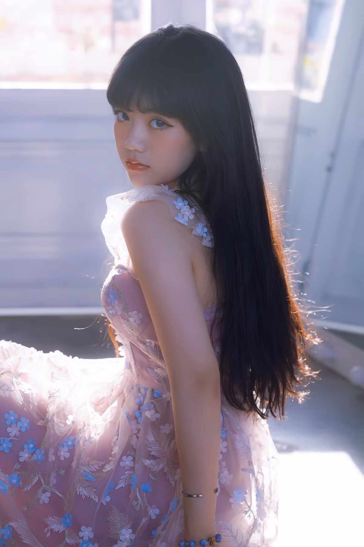 Bảo Hân Helia (Nguyễn Ngọc Bảo Hân), sinh năm 2000 là gương mặt quen thuộc với nhiều bạn trẻ. Cô nàng được biết đến là hot girl nổi tiếng với gương mặt baby, em bé cá tính.