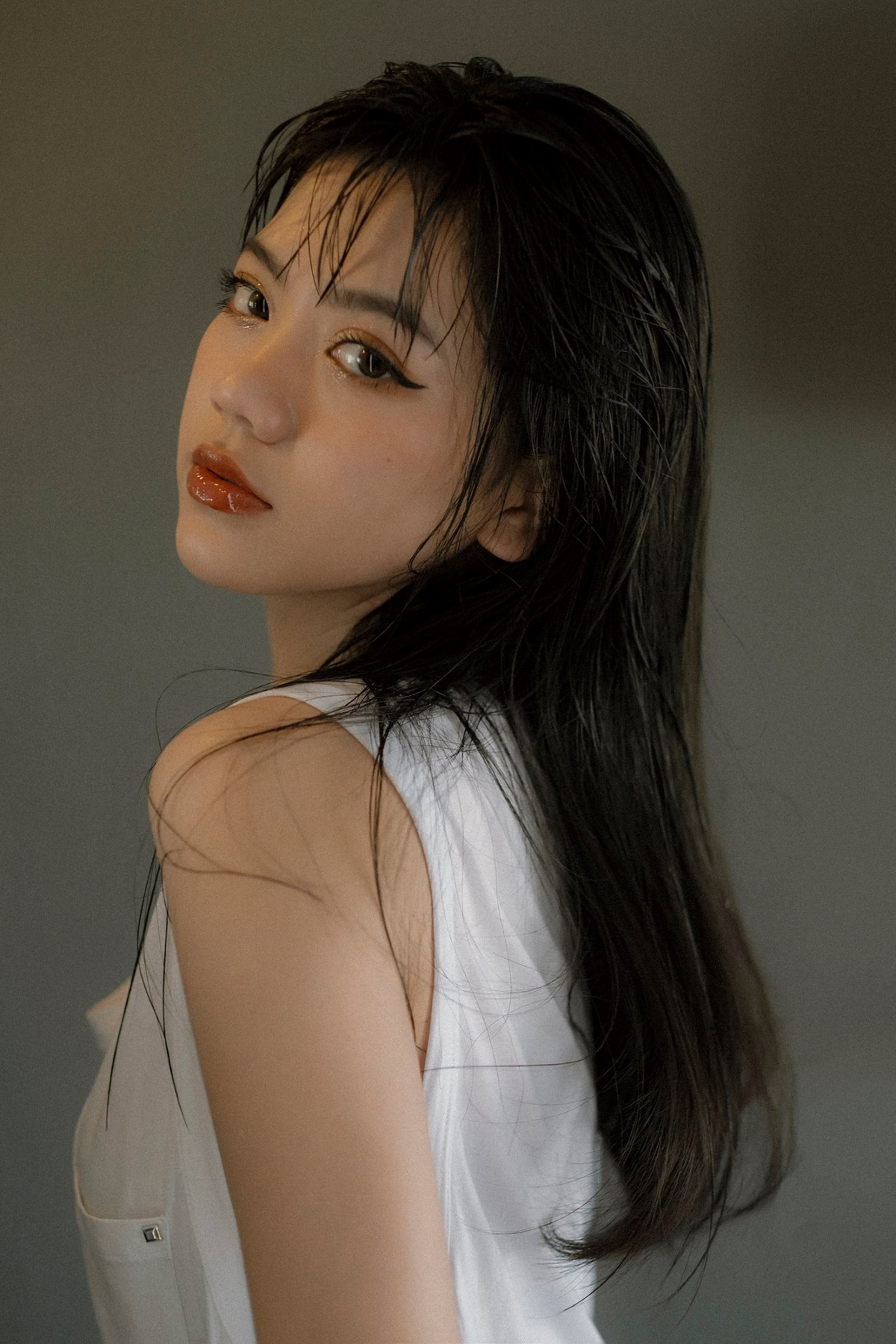 Cụ thể, Bảo Hân Helia cho biết: "Tôi thấy, nếu anh nào không có ý định yêu nghiêm túc thì ngay từ đầu nói rõ ra, đừng để người ta phải suy đoán. Ai cảm thấy cùng tần số thì ở lại, không thì thôi. Cảm xúc thật lòng, hôn nhao chòe mỏ mà cuối cùng lại kiu 'anh chưa từng iu em' thì nhỏ nào không thất vọng quá hoá khùng đâu".