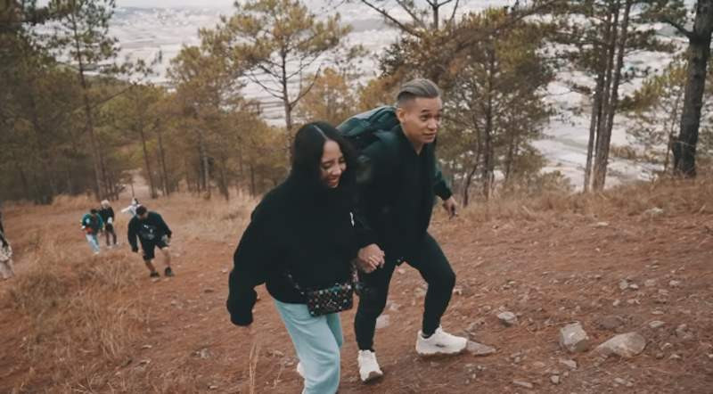 Trước đó, Độ Mixi cũng từng nhiều lần khiến fan ghen tị khi thể hiện tình yêu.