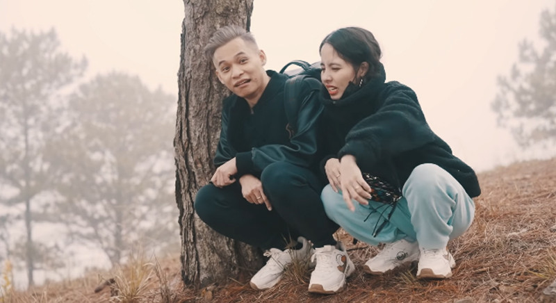 Độ Mixi cũng thường xuyên "nịnh vợ" bằng cách khen nhan sắc, dành những lời yêu thương và trân trọng để thổ lộ trên mạng xã hội.