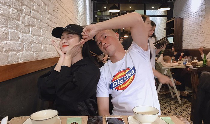 hùy Dương vốn là nữ sinh trường ĐH Sân khấu – Điện ảnh Hà Nội, cô và Huy Hùng yêu nhau đến nay đã được 5 năm.