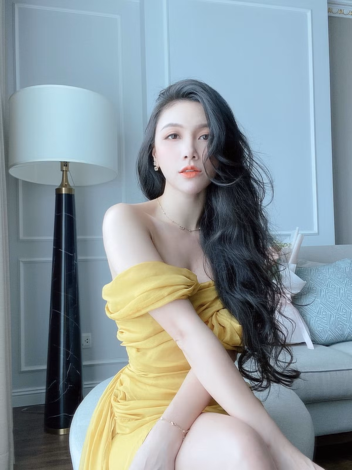 Nu MC VTV tuoi Mao cang co tuoi, cang dep man ma