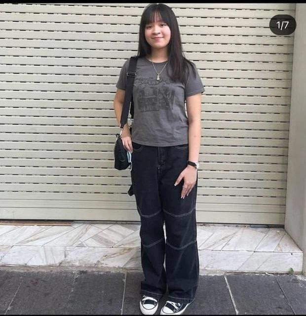 Trước đó, Natalie cũng lên sóng những tấm ảnh khoe sắc với trang phục theo style tương tự.