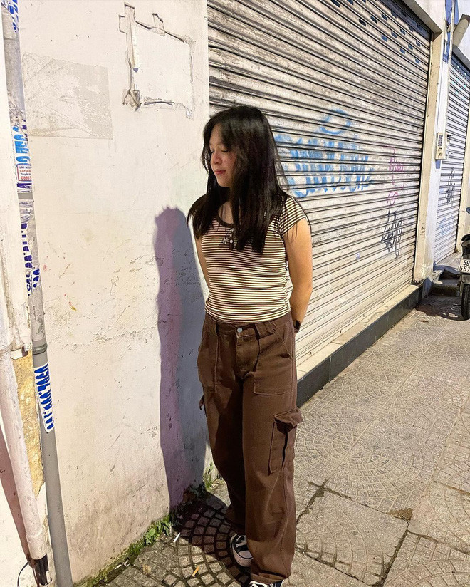 Dễ thấy trong những ảnh ọt được đăng tải, Natalie diện trang phục theo phong cách đang rất thịnh hành với một bộ phận giới trẻ Việt Nam.