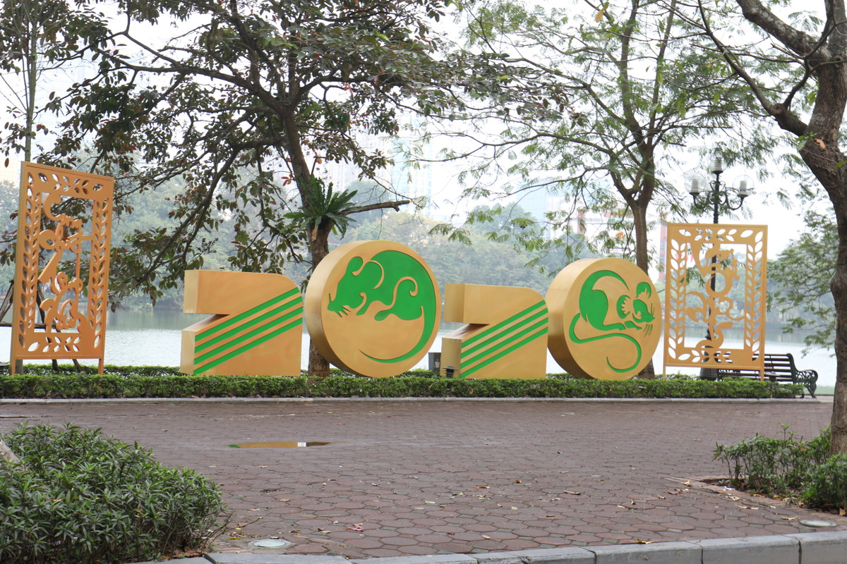 Được biết, để phục vụ cho việc chỉnh trang đô thị phục vụ Tết Nguyên đán Canh Tý 2020, Hà Nội đã sử dụng từ ngân sách nhà nước khoảng 19 tỉ đồng, ngoài ra là nguồn vốn xã hội hóa.