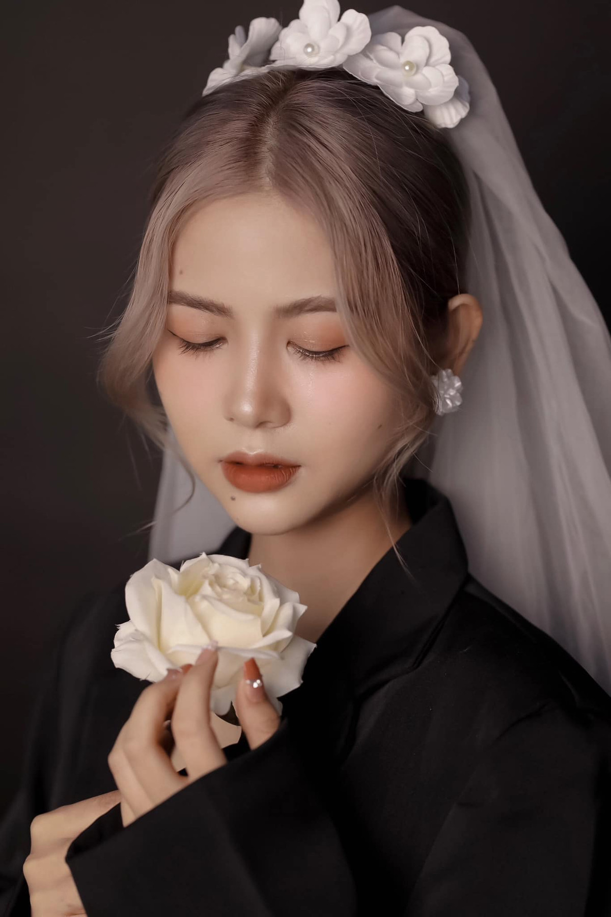 Năm 2017, Thanh Thư tham gia cuộc thi Miss Teen dành danh hiệu quán quân. Nhiều người cứ nghĩ cô nàng sẽ bước chân vào nghệ thuật.