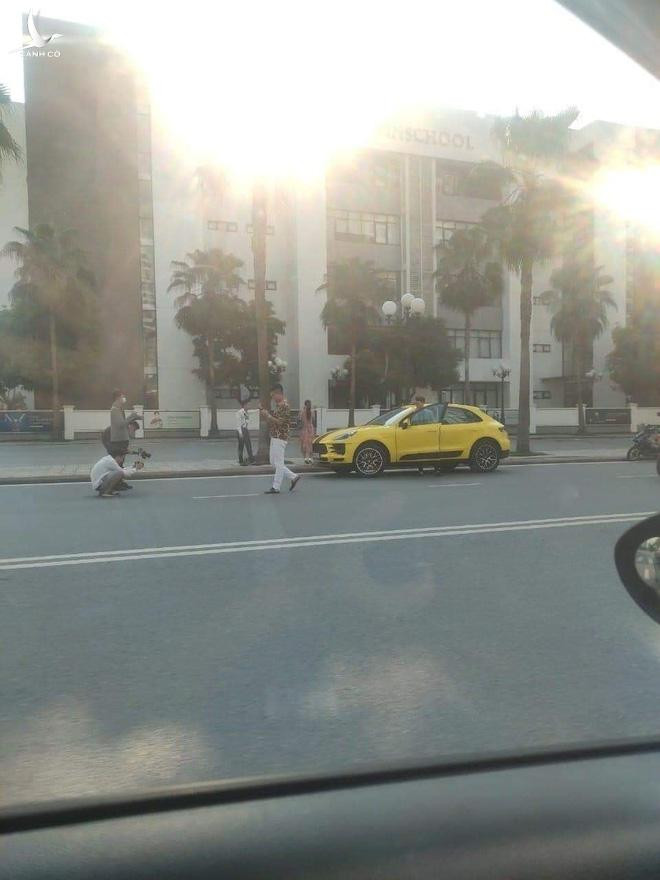 Sau khi bị netizen bóc mẽ hàng loạt chiêu trò phông bạt, những đặc điểm làm màu không lẫn đi đâu được để "lùa gà" lên chơi sàn BO thì dàn hot girl tài chính 4.0, chuyên gia đọc lệnh không hề có dấu hiệu bớt ồn ào.