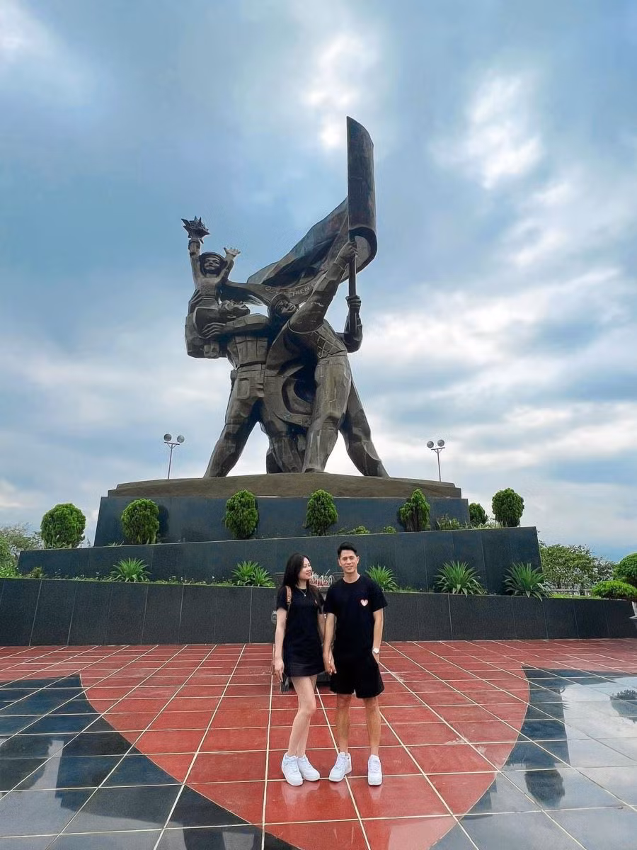 Trên trang cá nhân, bạn gái Trần Đình Trọng mới đây đã chia sẻ khoảnh khắc đầy tình cảm kèm hashtag “ĐB”.