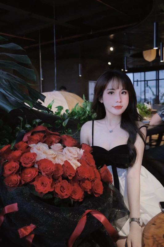 Trên trang cá nhân, Tuyết Anh không ít lần khiến netizen phải đứng hình.