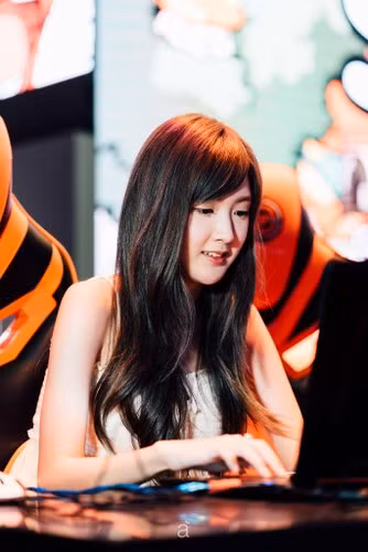 Bizcuitbeer luôn đưa ra những nội dung hấp dẫn, đảm bảo rằng người xem không chỉ nhìn vào hình thể mà còn thấy được sự chuyên nghiệp trong công việc của mình.