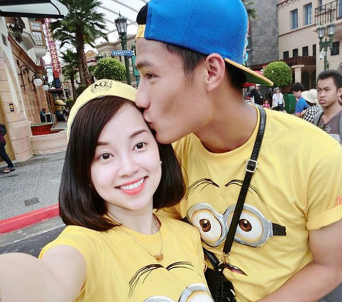 Cách đây khoảng 6 năm, ồn ào tình ái của Ly Kute và Mạc Hồng Quân nhận được nhiều sự quan tâm của dân mạng và báo giới. Khi ấy, lúc hot girl Hà thành đang mang thai 4 tháng, cặp đôi bất ngờ chia tay.