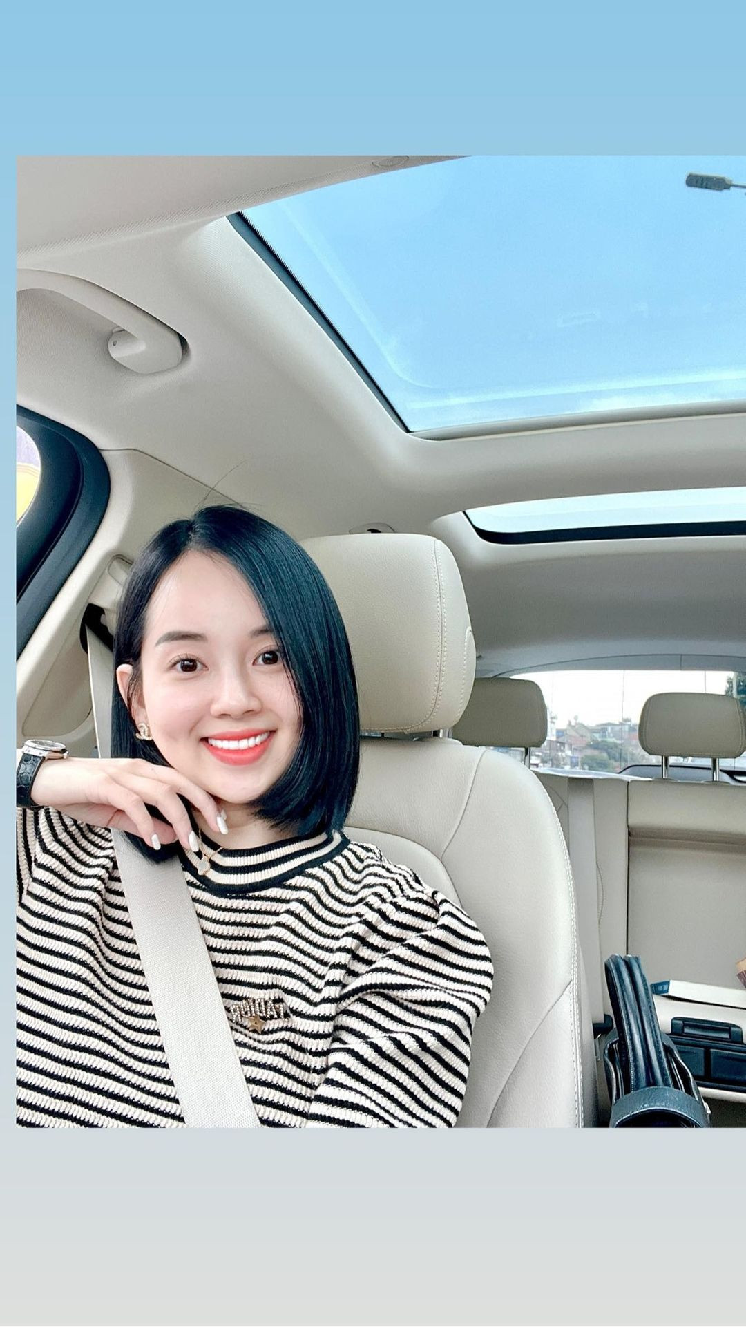 Ly Kute thường đưa con đi chơi ở công viên, trung tâm thương mại, dạo quanh thành phố. Thỉnh thoảng hai mẹ con đi xa hơn ra ngoại ô trai nghiệm làm đồ gốm, cắm trại, thả diều, hoặc thời điểm trước khi bùng phát dịch bệnh, cựu hot girl đưa con đi du lịch Hàn Quốc.