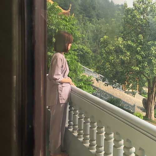 Thời điểm đó dù đang mang bầu nhưng hot girl Ly Kute chỉ nặng 39 cân, héo hon, tiều tụy vì chuyện buồn tình cảm.