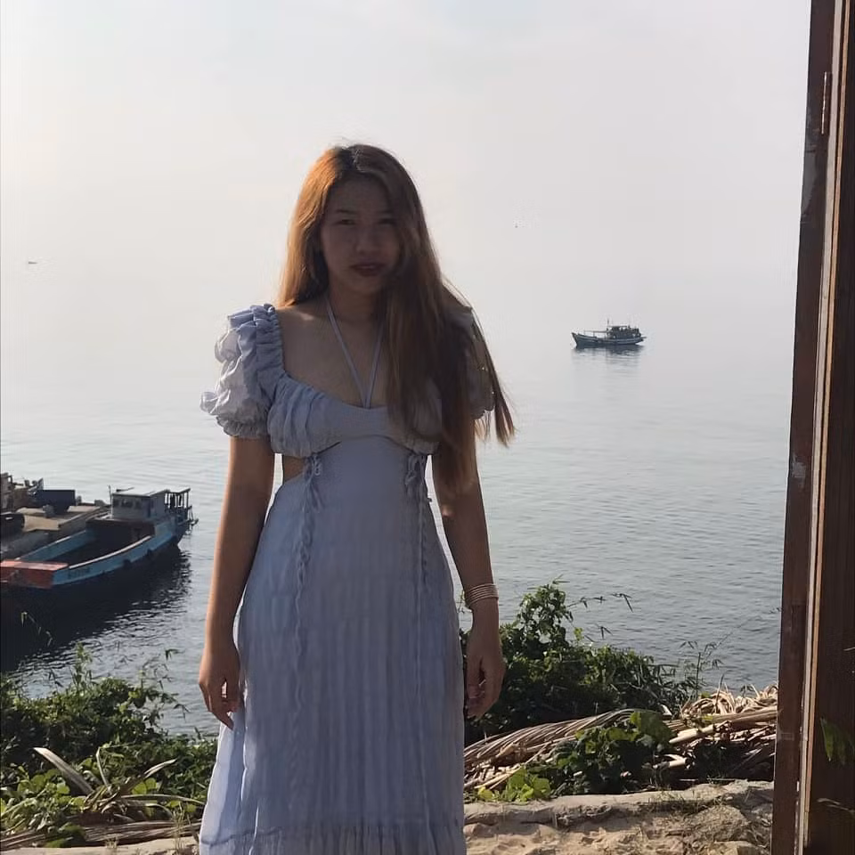 Nhìn vào những bức ảnh cô đăng tải có thể thấy, tay nghề anh chồng quả thật có phần hơi kém khi cả album nhưng không có nổi tấm nào chỉnh được.